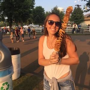 Meet your Posher, Kayla